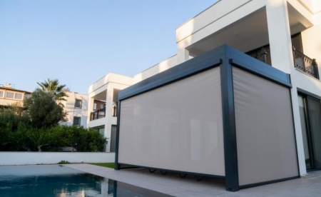 Comment la pergola bioclimatique r&eacute;volutionne l'am&eacute;nagement ext&eacute;rieur